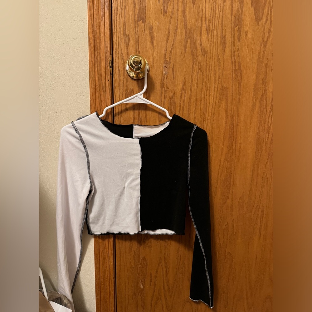 medium long sleeve crop top